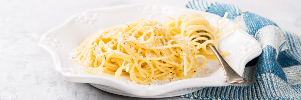 Frische Spaghetti aus vollautomatischer Nudelmaschine